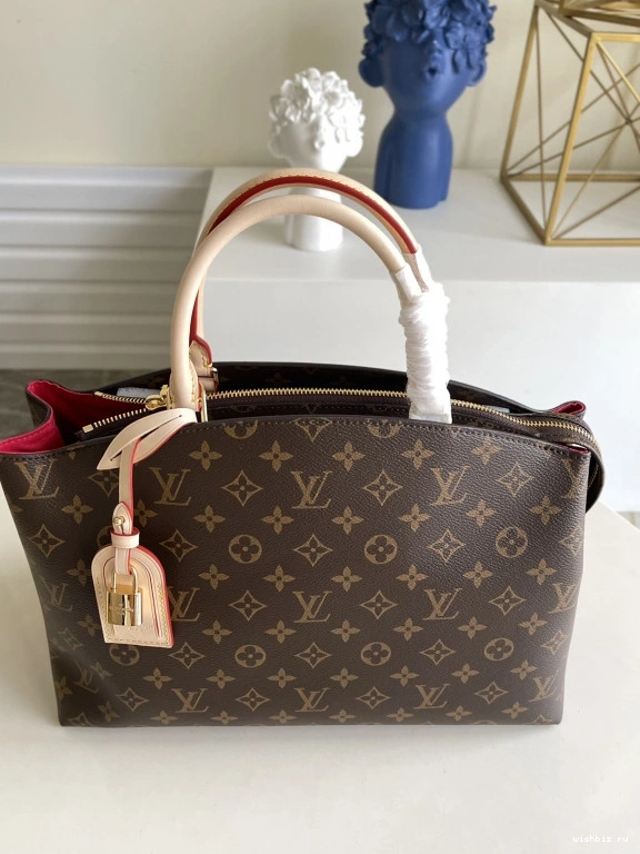 WIS LOUIS PALAIS GRAND VUITTON 1112